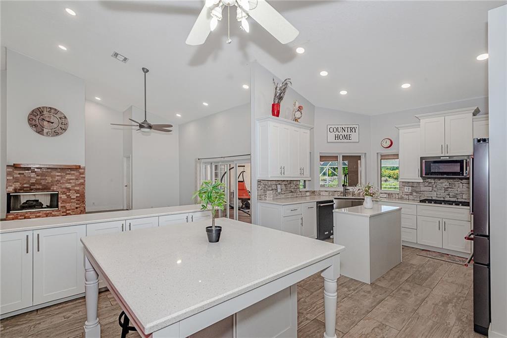 THE ACREAGE - Residential