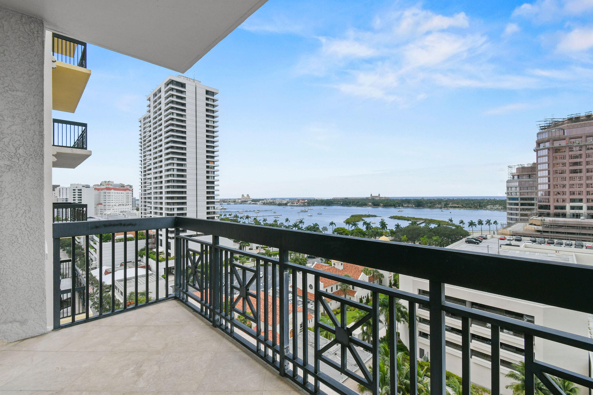 No better place to spend winter than at 818 Two City Plaza, one of Downtown West Palm's premier luxury buildings. This 2BR/2BA condo with den showcases expansive ocean, Intracoastal & skyline views, Saturnia marble floors, stainless appliances, walk-in closets & modern finishes.Enjoy resort amenities: rooftop pool & spa, sauna, steam, fitness center, indoor/outdoor theaters & club room. Steps from dining, shopping & waterfront.Available immediately for seasonal lease.