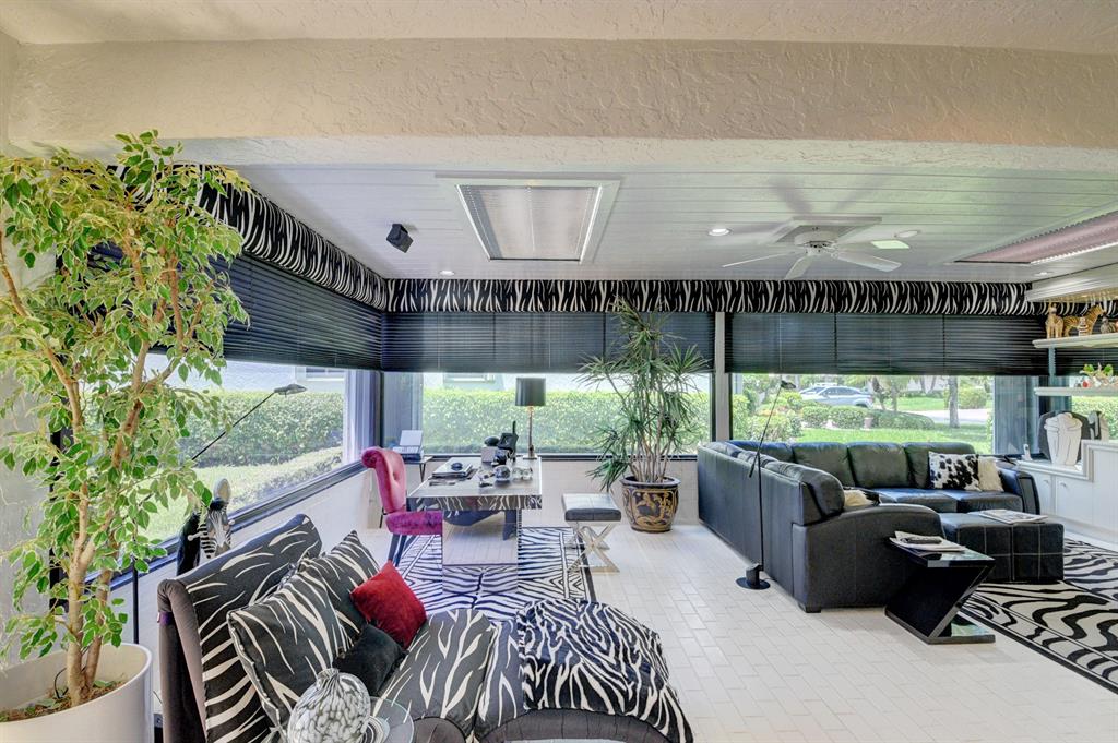 HAMPSHIRE AT HUNTERS RUN CONDO - Residential