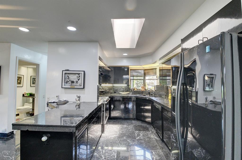 HAMPSHIRE AT HUNTERS RUN CONDO - Residential