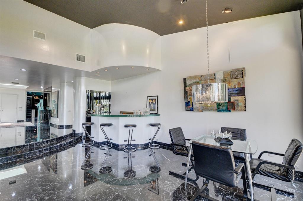 HAMPSHIRE AT HUNTERS RUN CONDO - Residential