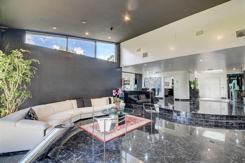 HAMPSHIRE AT HUNTERS RUN CONDO - Residential