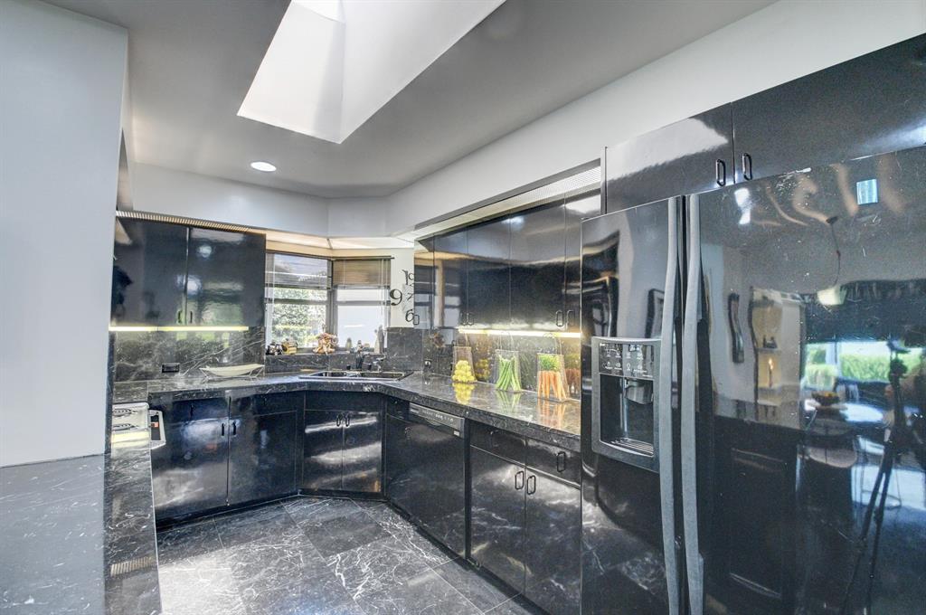 HAMPSHIRE AT HUNTERS RUN CONDO - Residential