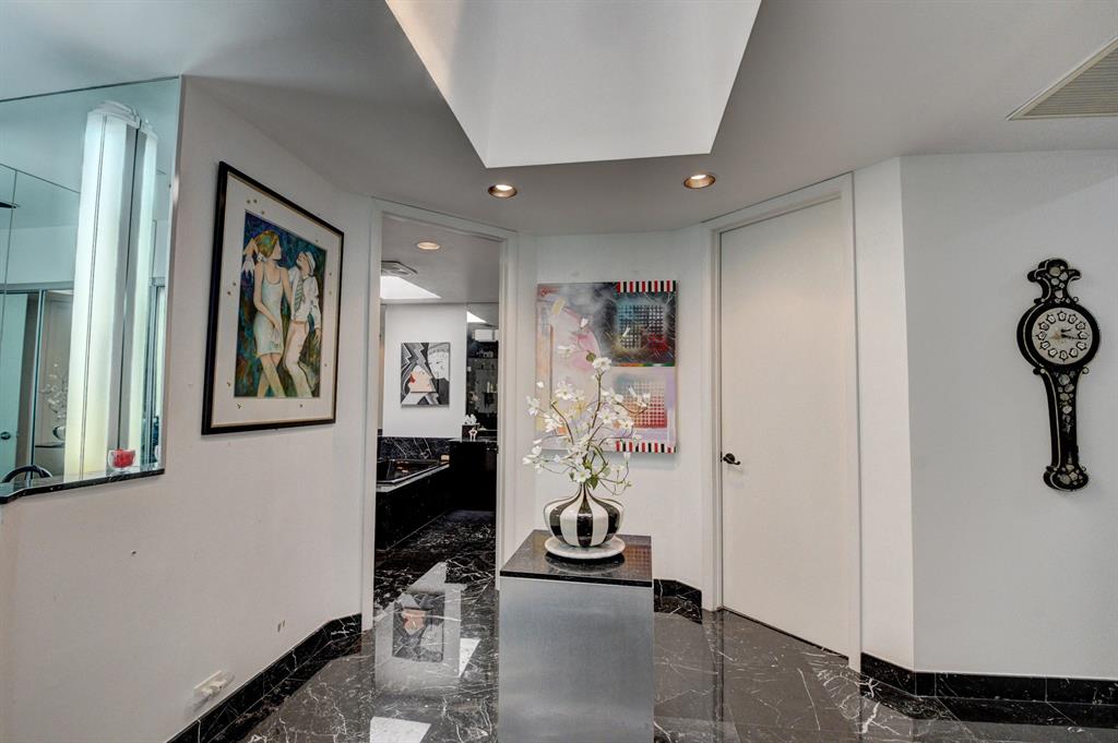 HAMPSHIRE AT HUNTERS RUN CONDO - Residential