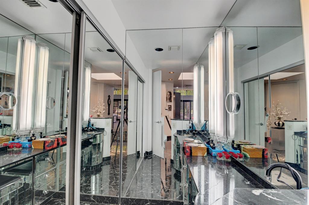 HAMPSHIRE AT HUNTERS RUN CONDO - Residential