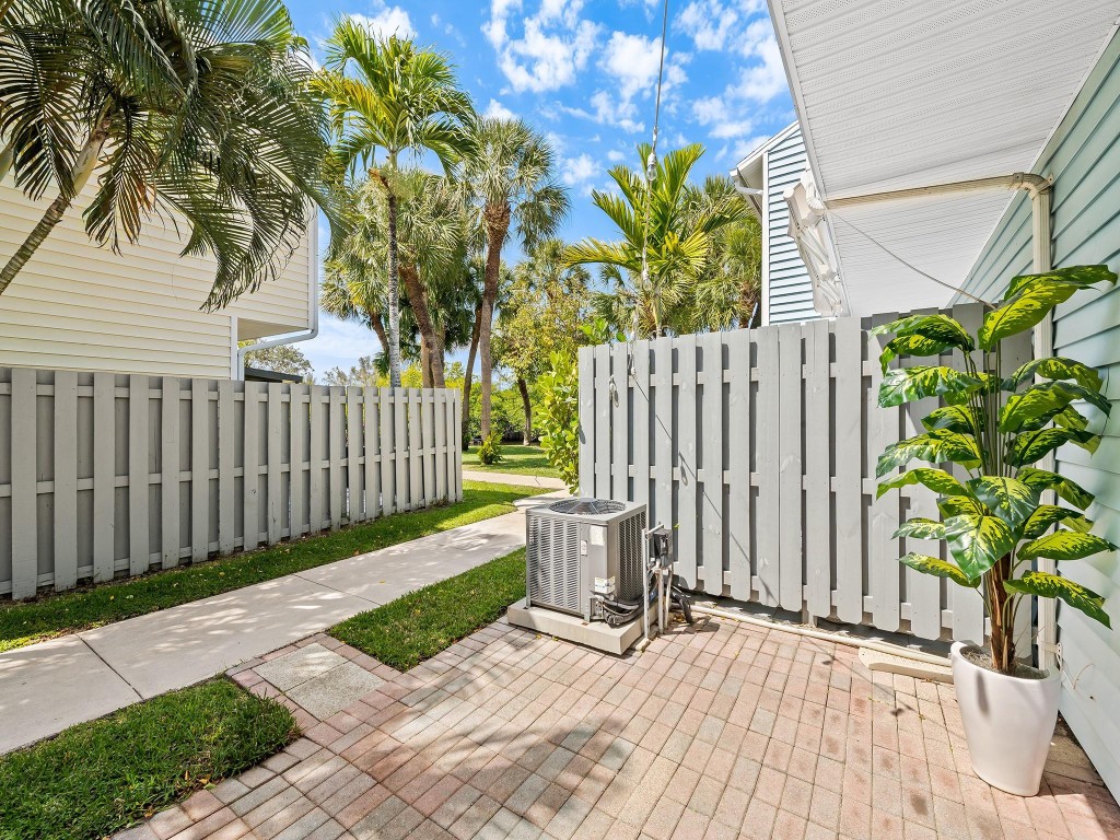 Edgewater Townhomes - Residential Lease