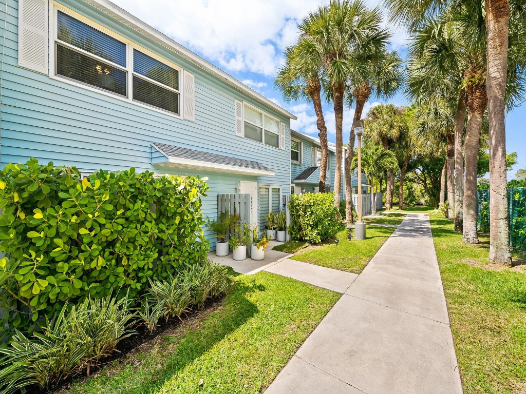 Edgewater Townhomes - Residential Lease