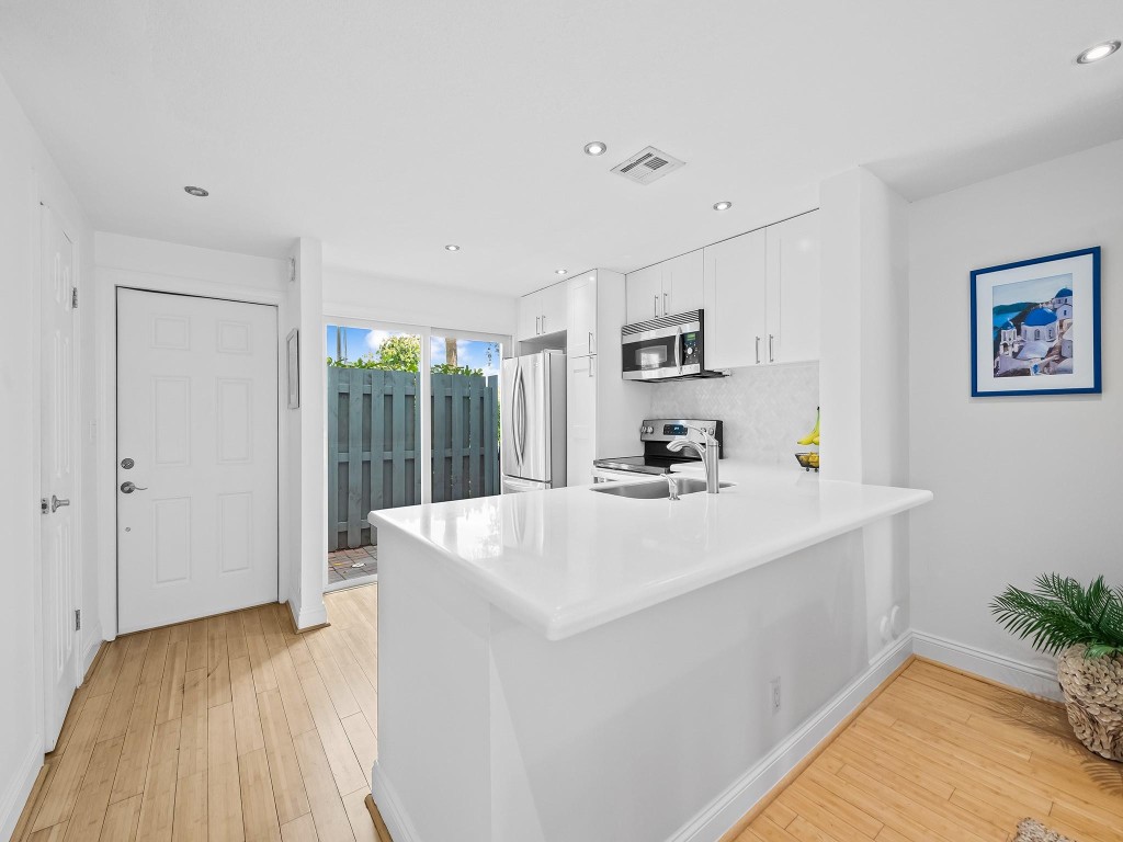 Edgewater Townhomes - Residential Lease