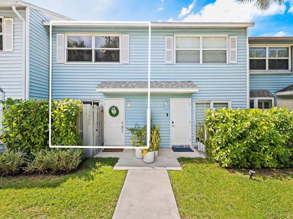 Photo of 1989 NE 15th Avenue #1989, Fort Lauderdale, FL 33305 (MLS # F10545236)