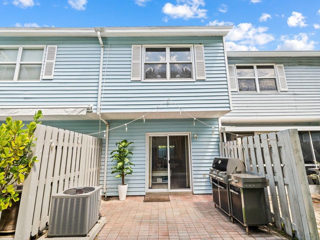 Photo of 1989 NE 15th Avenue #1989, Fort Lauderdale, FL 33305 (MLS # F10545236)