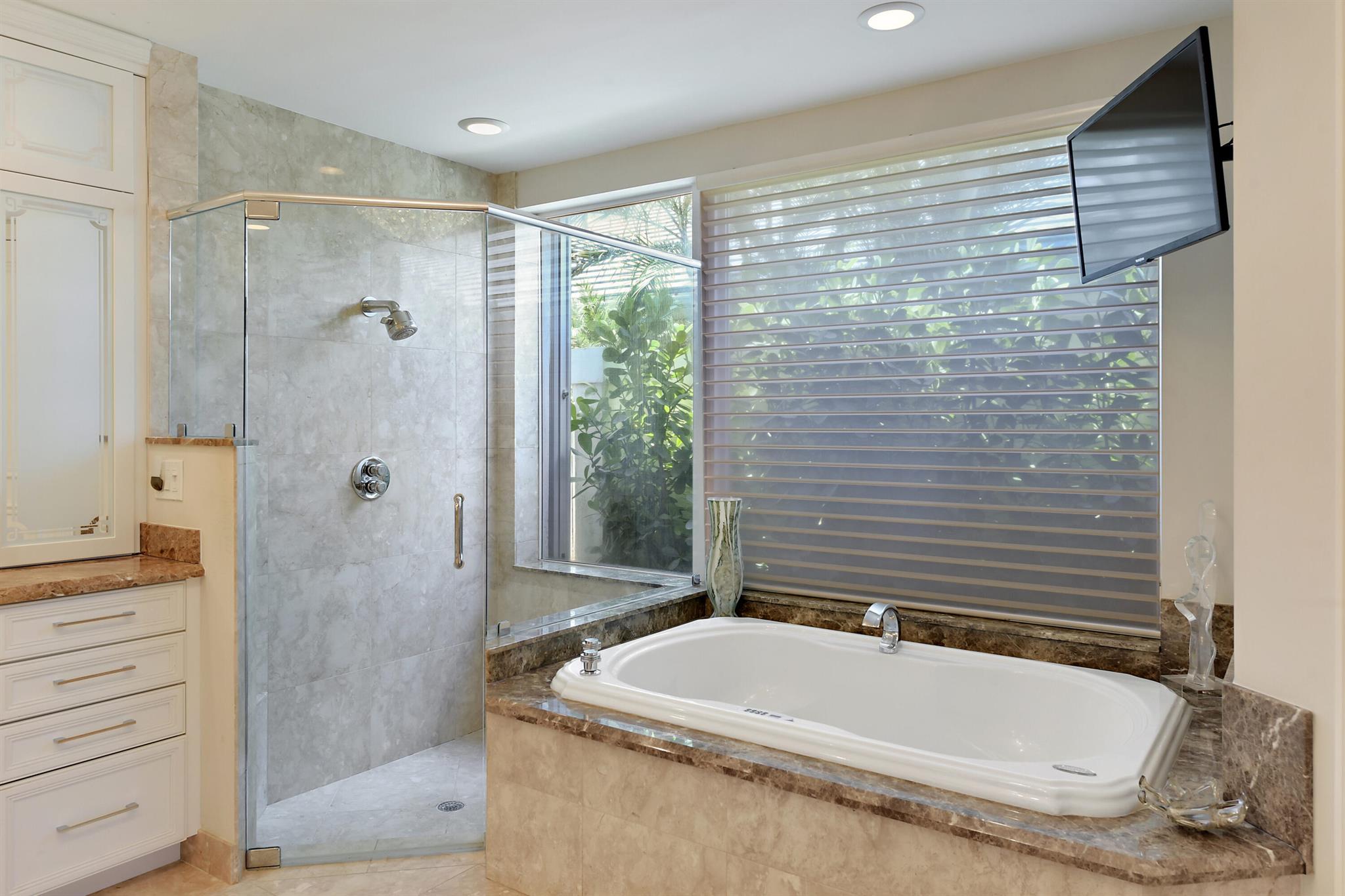 ST ANDREWS COUNTRY CLUB - Residential