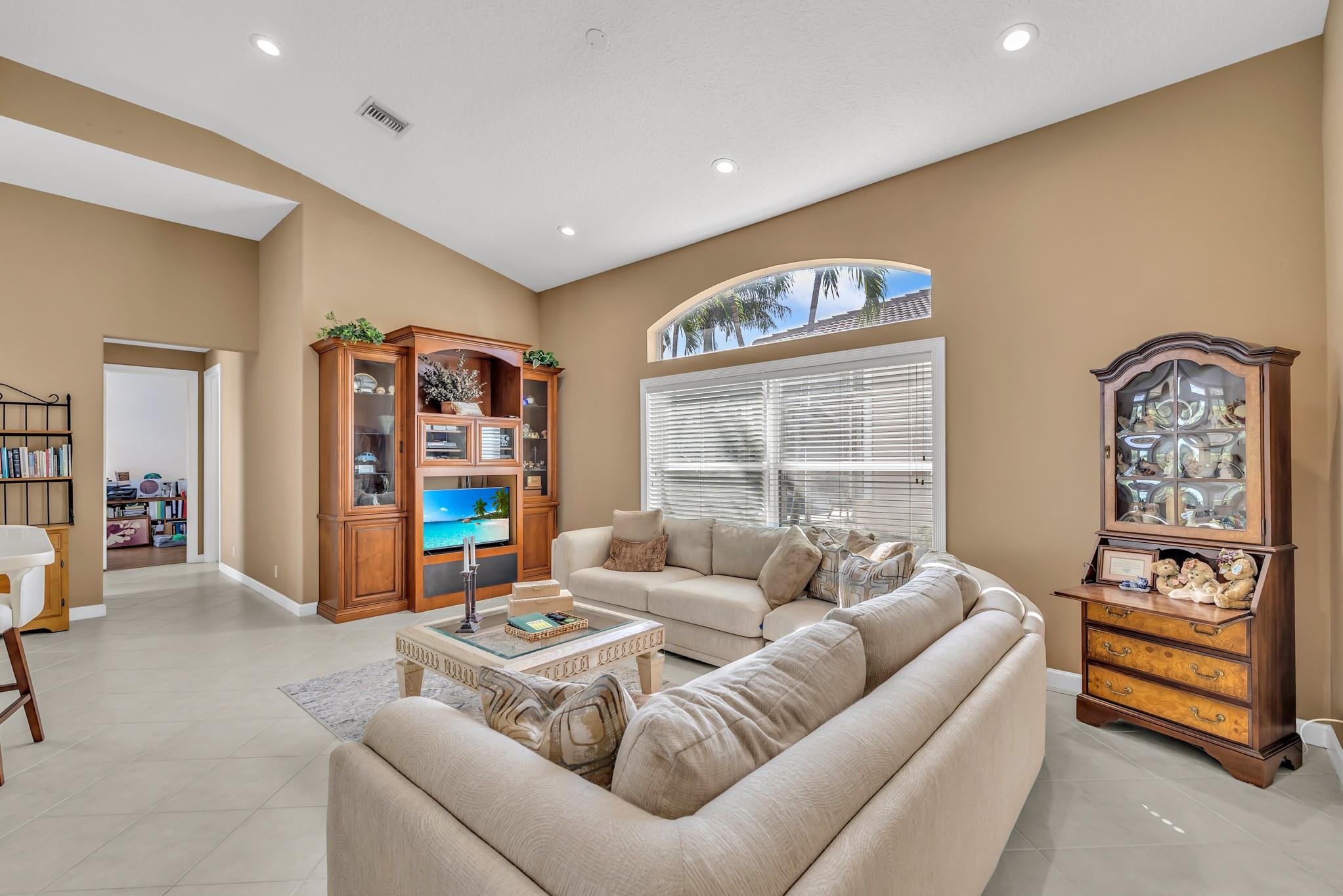 Wyndham Lakes Central - Residential