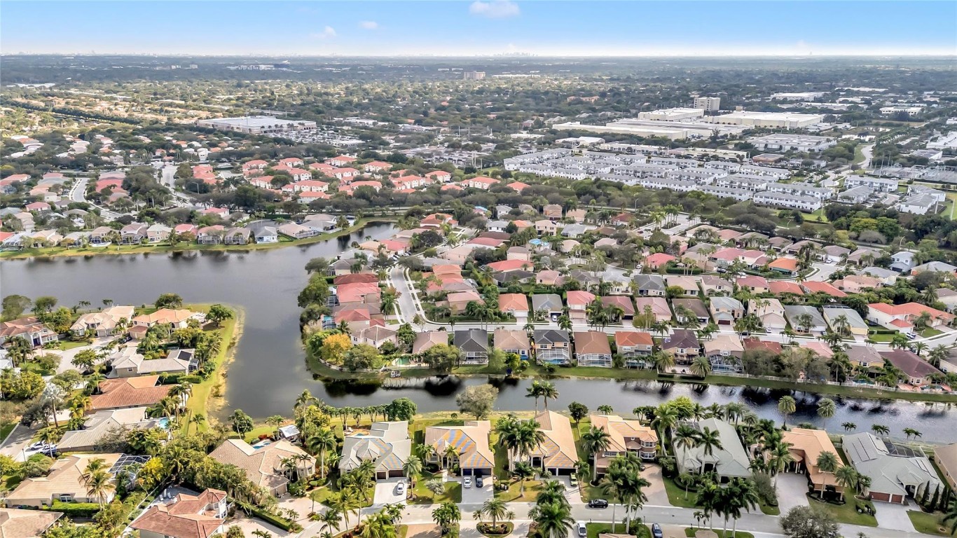 Wyndham Lakes Central - Residential