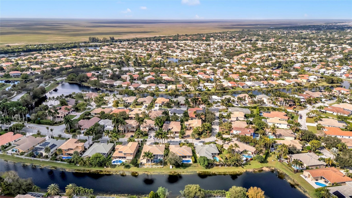 Wyndham Lakes Central - Residential