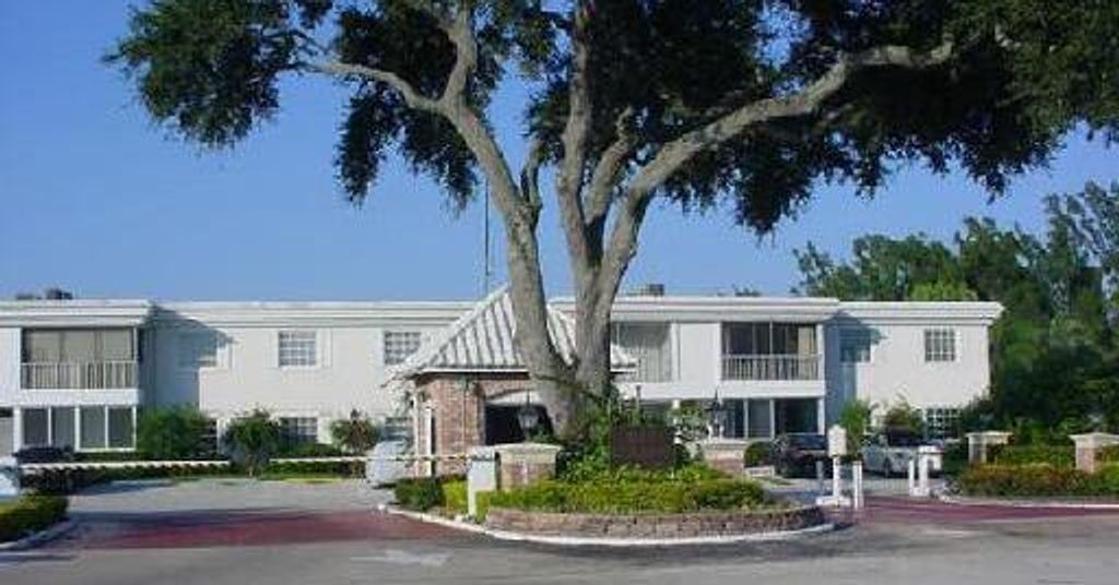 Photo of 6387 Bay Club Drive #1, Fort Lauderdale, FL 33308 (MLS # R11052982)