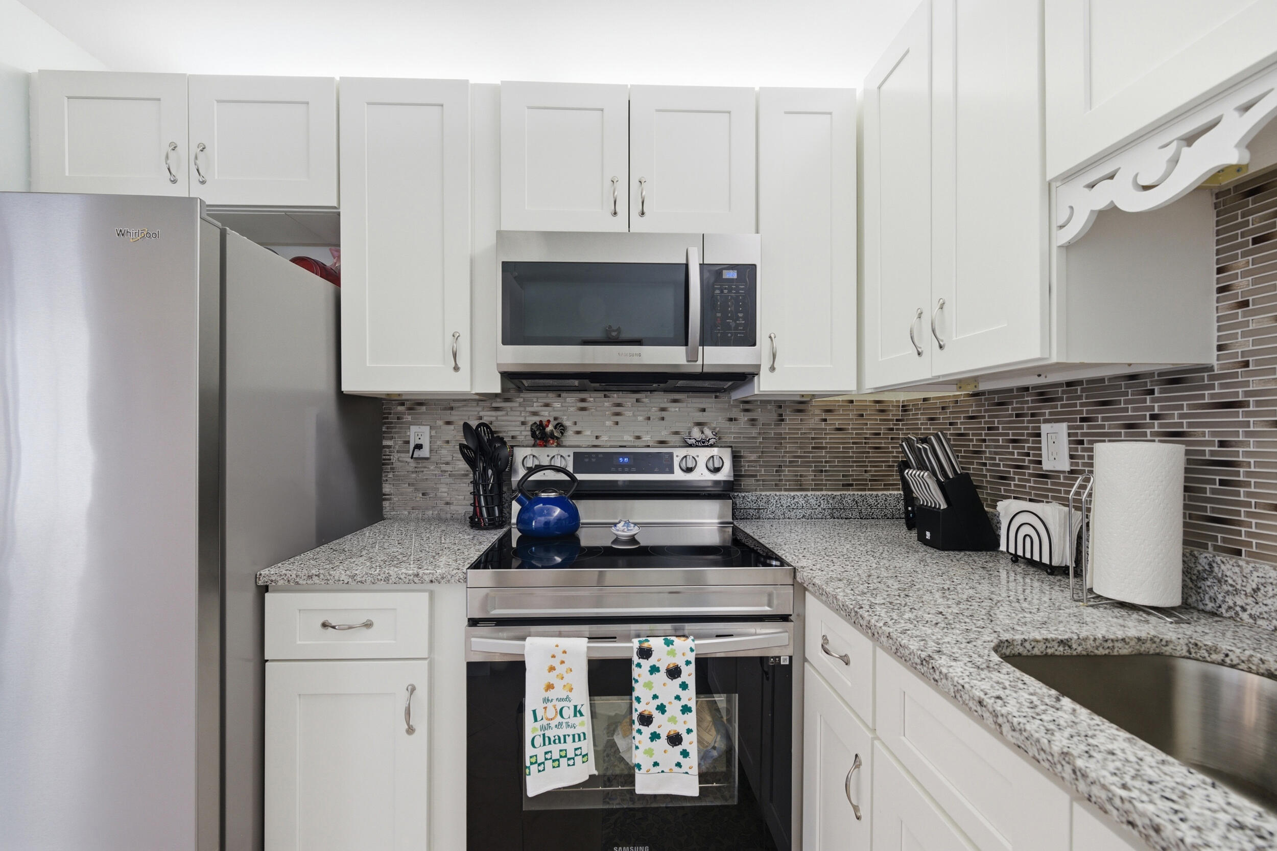 KINGS POINT - Residential