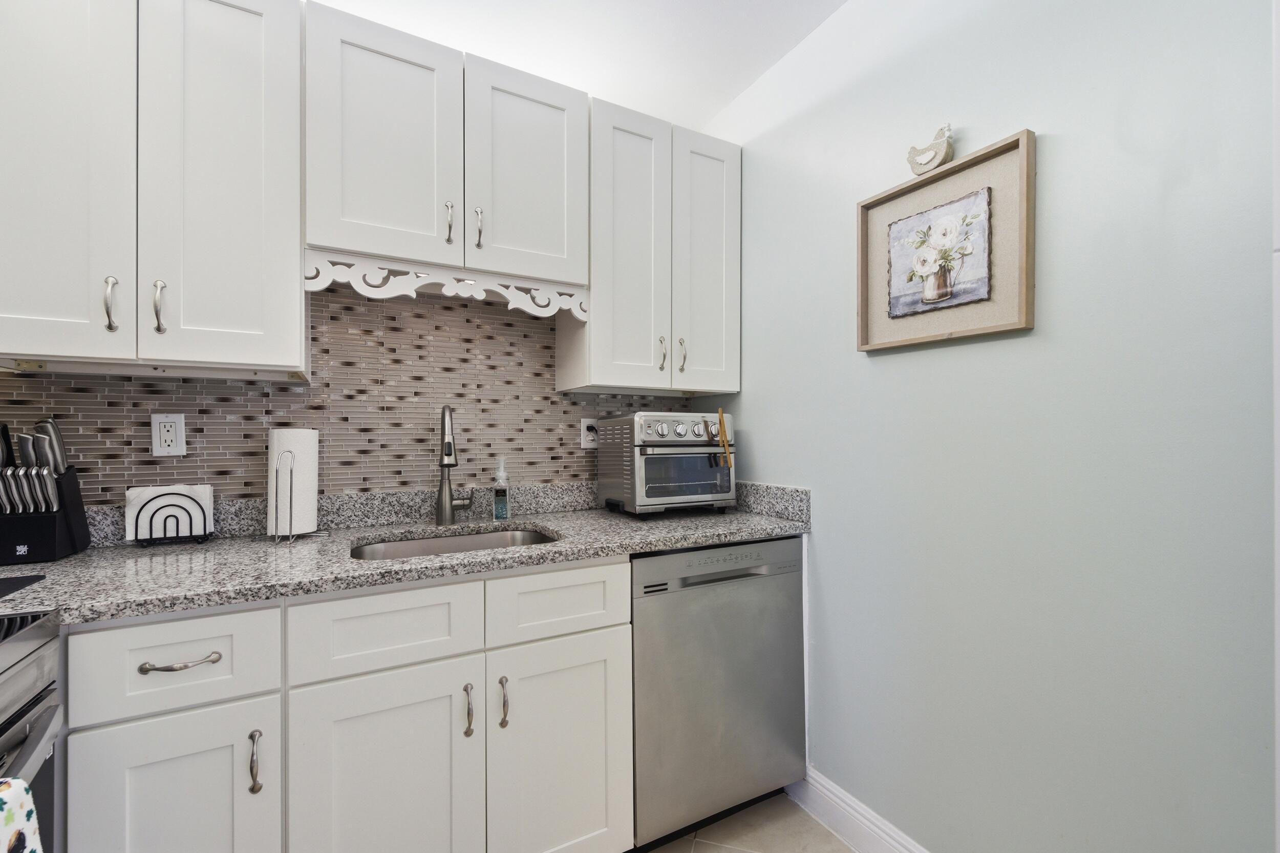 KINGS POINT - Residential