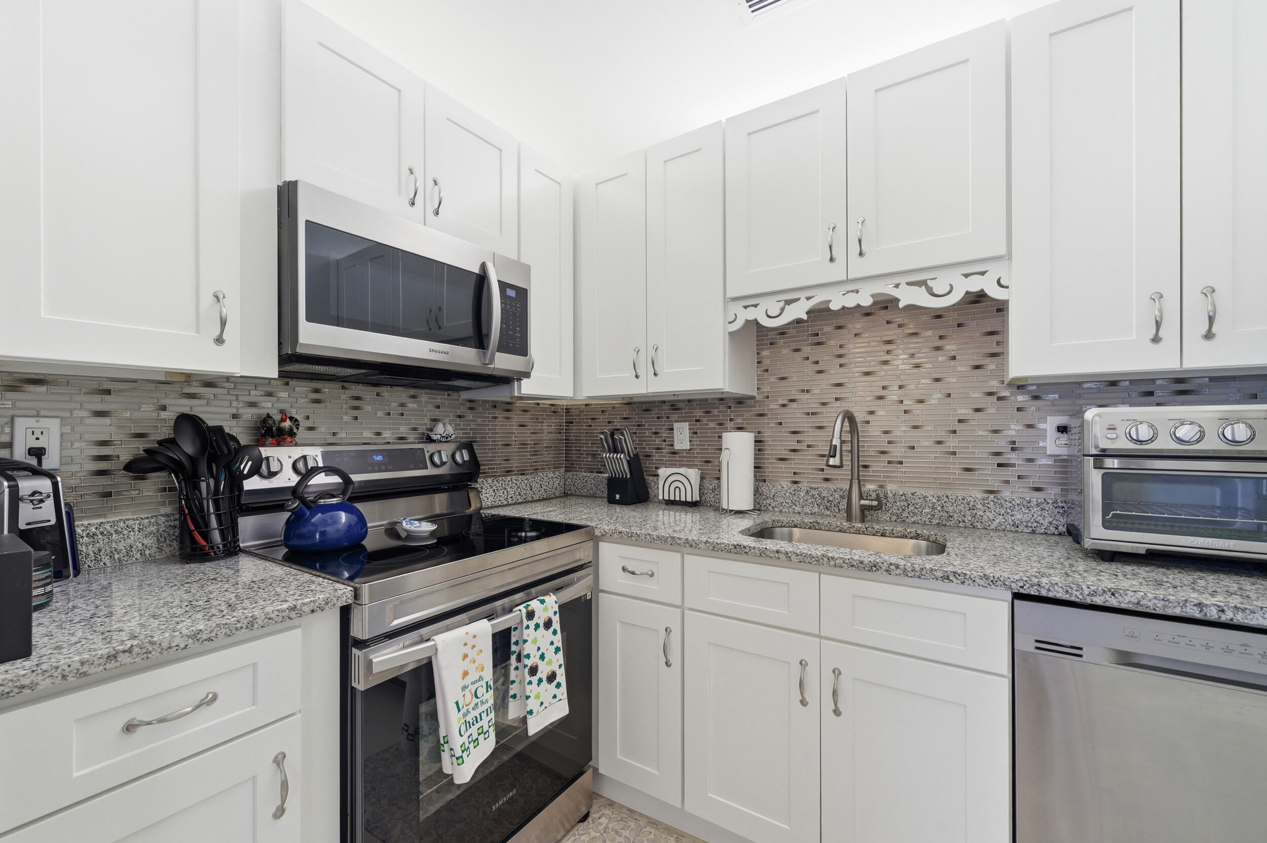 KINGS POINT - Residential