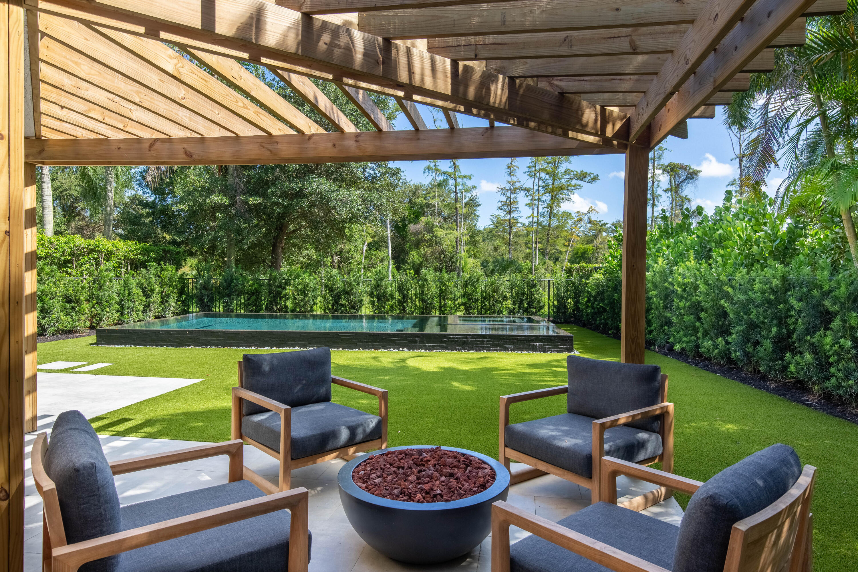 CHUKKER COVE P B POLO & C - Residential