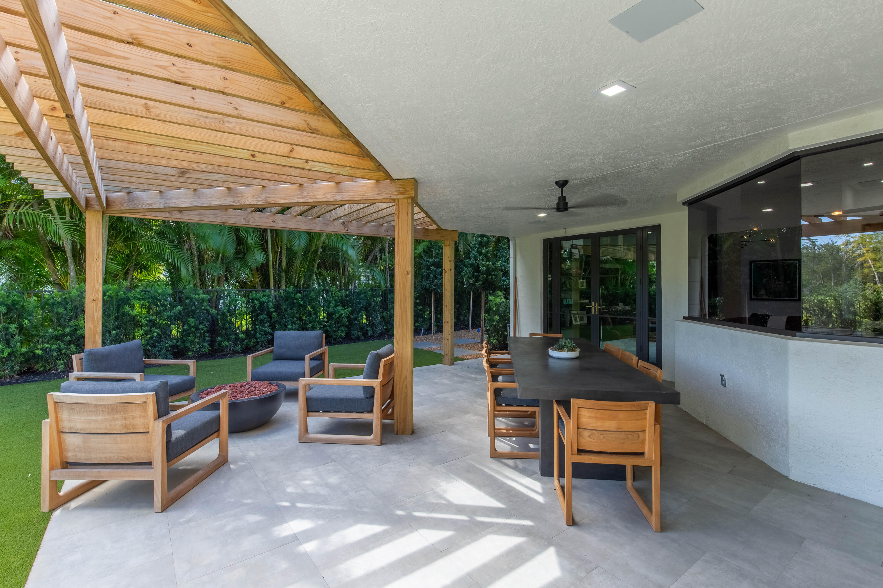 CHUKKER COVE P B POLO & C - Residential