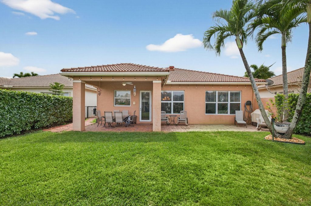 Photo of 127 Casa Grande Court, Palm Beach Gardens, FL 33418 (MLS # B26002213)