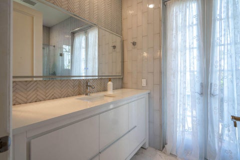 Tiny photo for 2530 NE 31ST Court, Lighthouse Point, FL 33064 (MLS # B26053874)