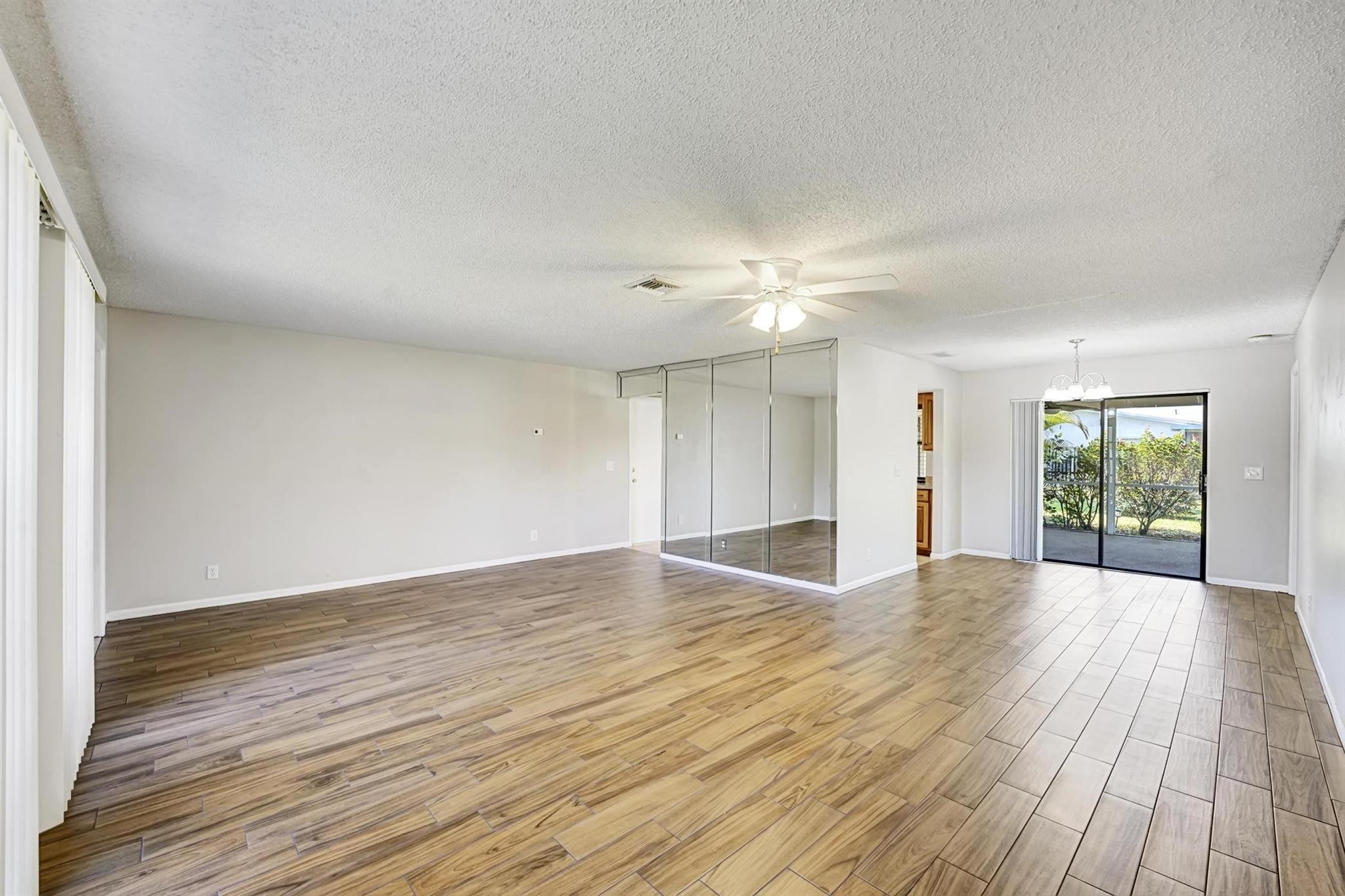 COCO WOOD LAKES SEC 1 - Residential Lease