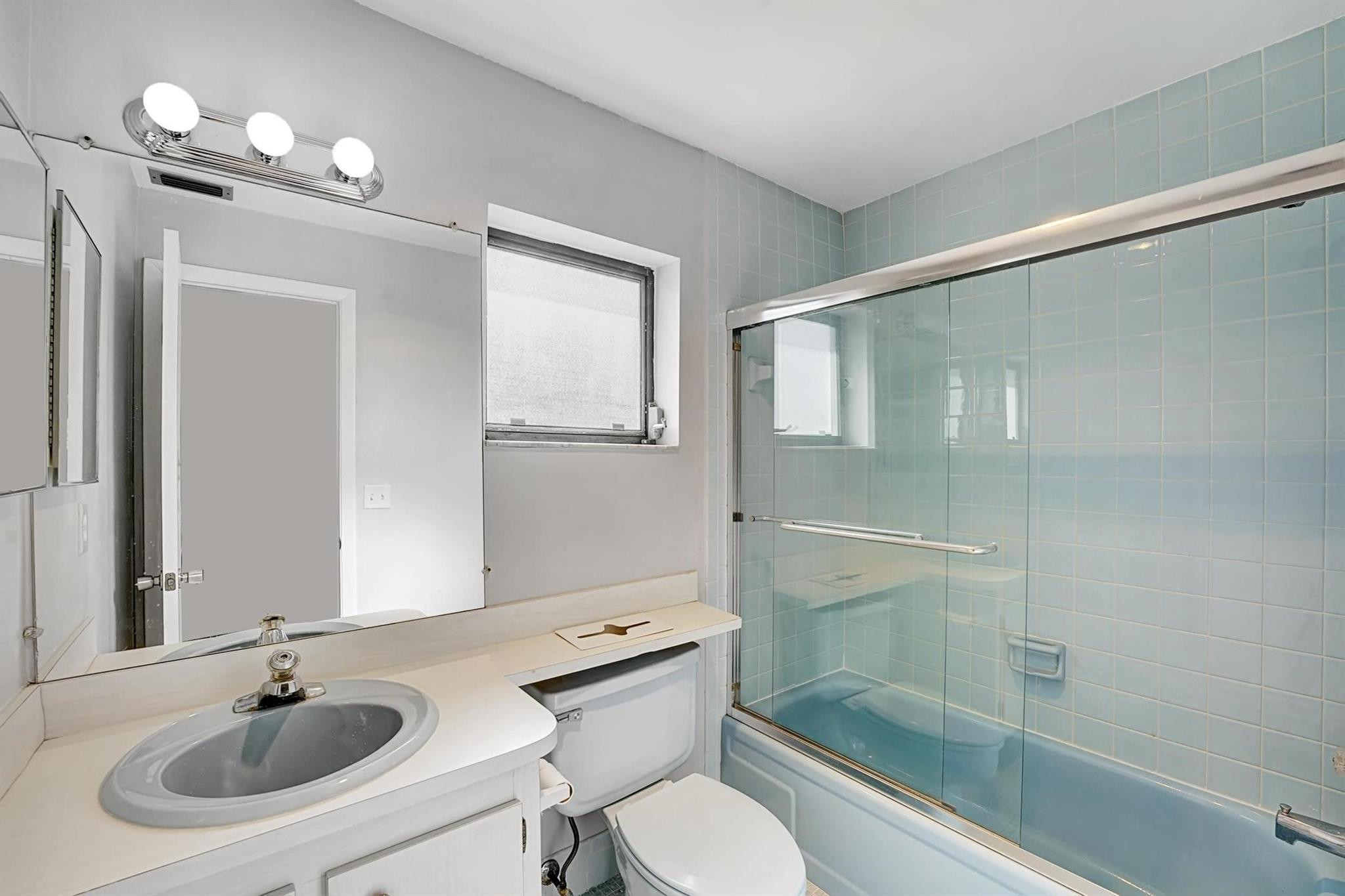 COCO WOOD LAKES SEC 1 - Residential Lease