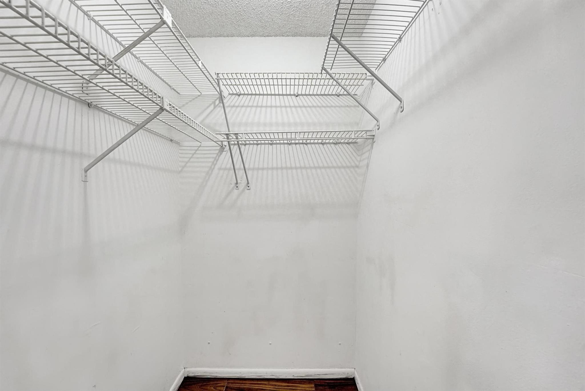 COCO WOOD LAKES SEC 1 - Residential Lease