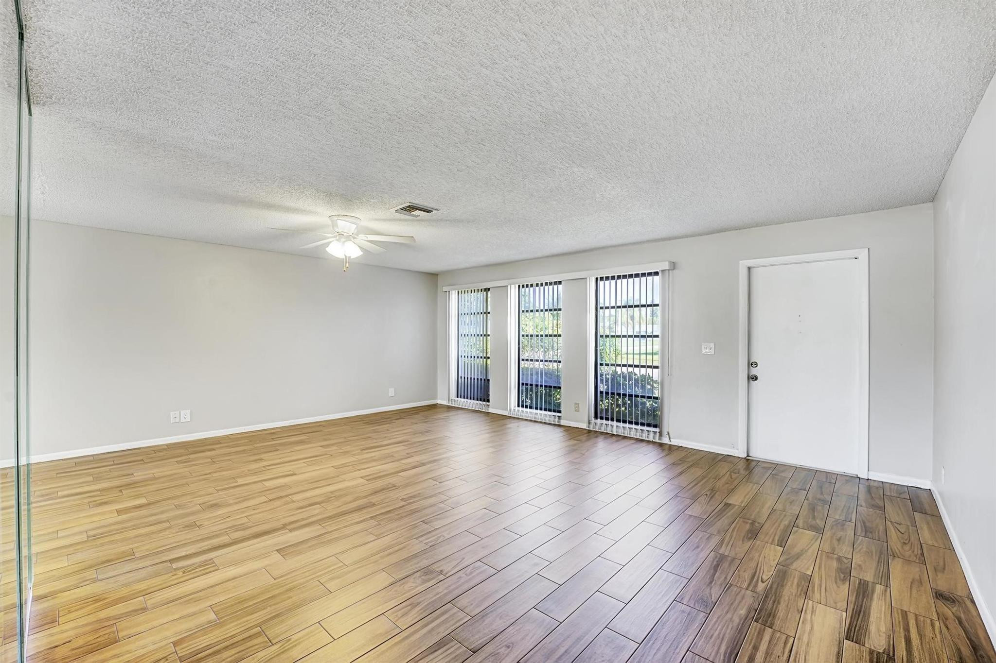 COCO WOOD LAKES SEC 1 - Residential Lease