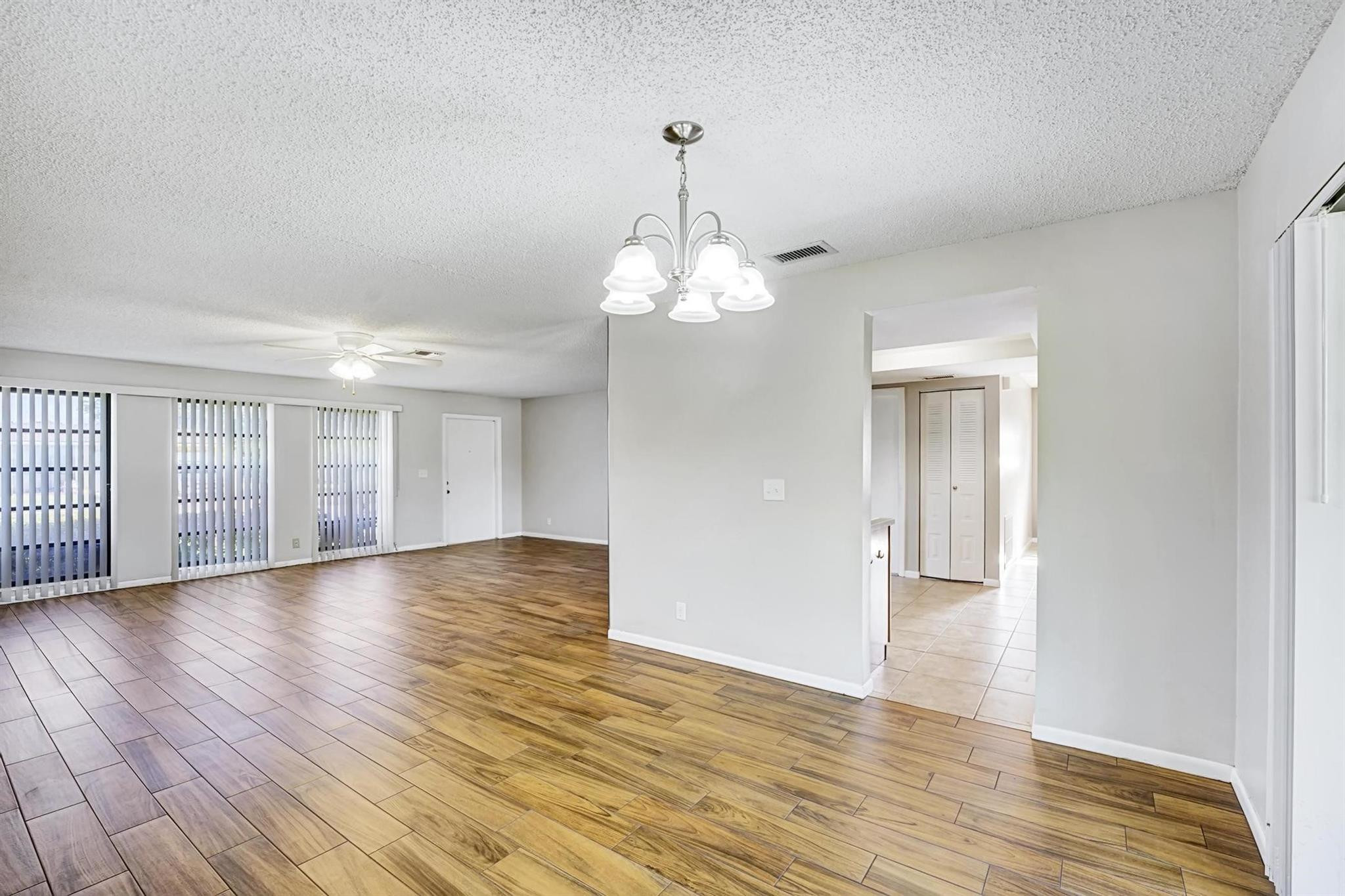 COCO WOOD LAKES SEC 1 - Residential Lease