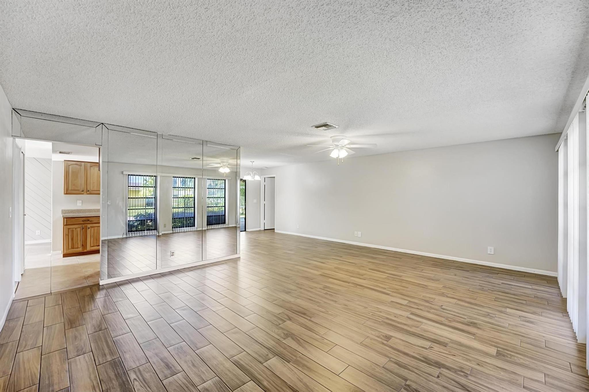 COCO WOOD LAKES SEC 1 - Residential Lease