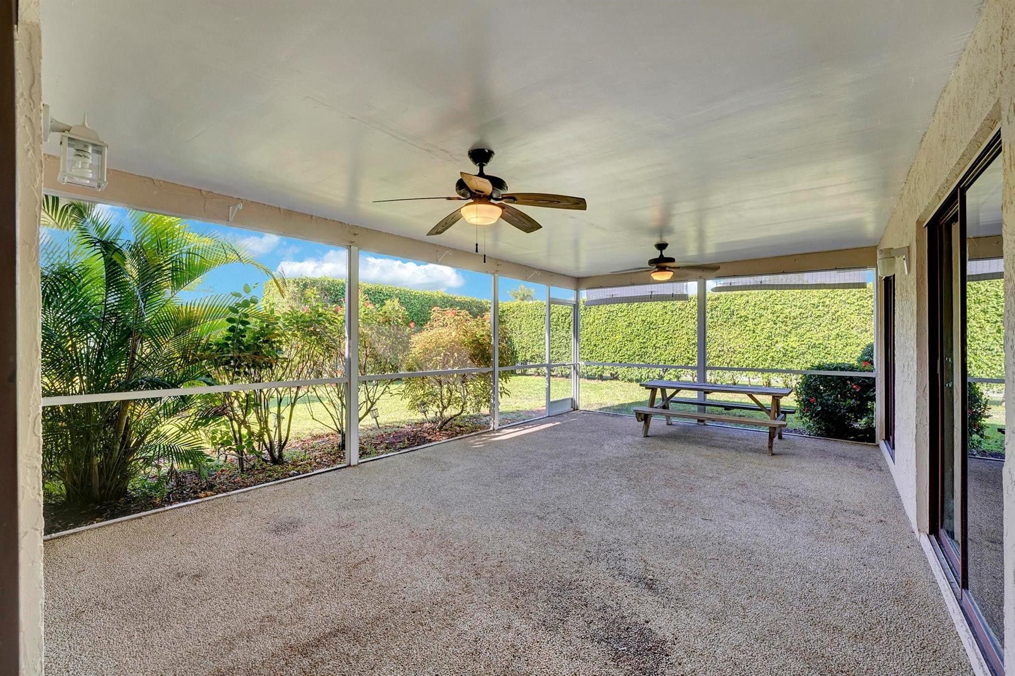 COCO WOOD LAKES SEC 1 - Residential Lease