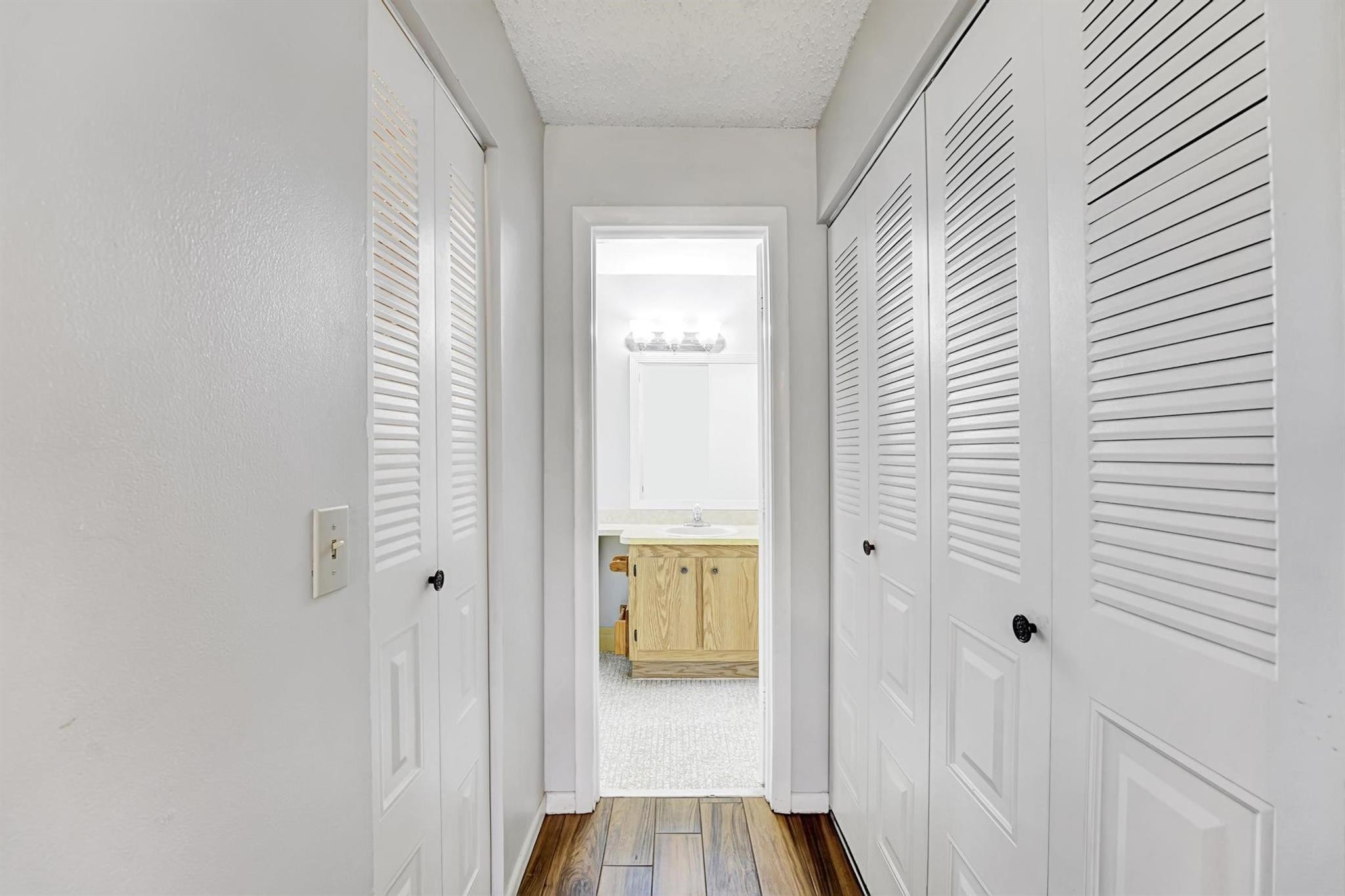 COCO WOOD LAKES SEC 1 - Residential Lease