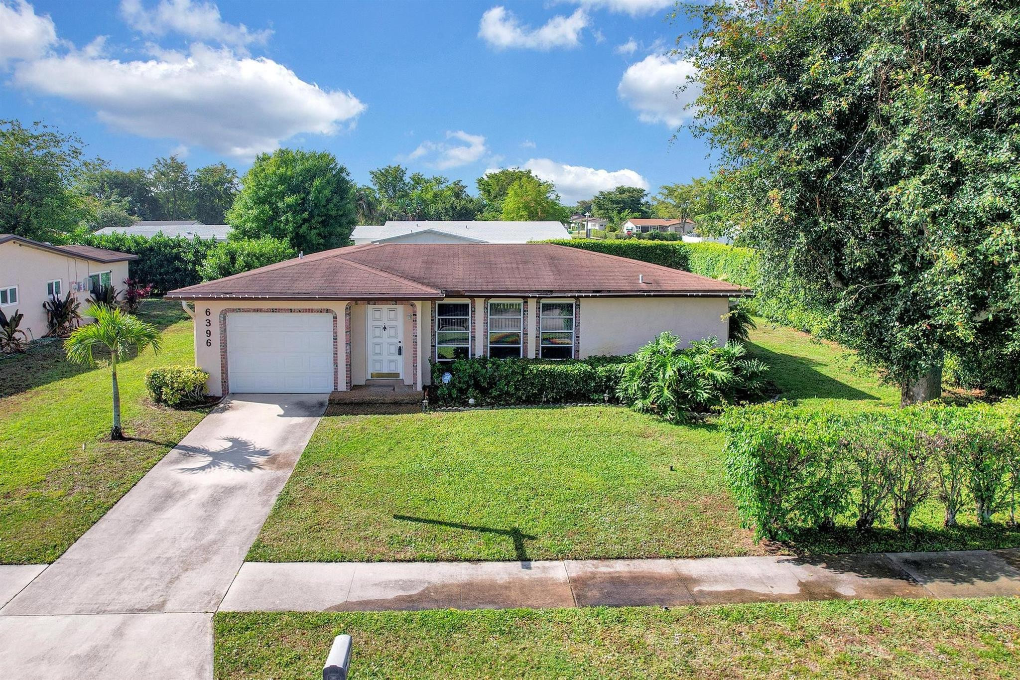 COCO WOOD LAKES SEC 1 - Residential Lease