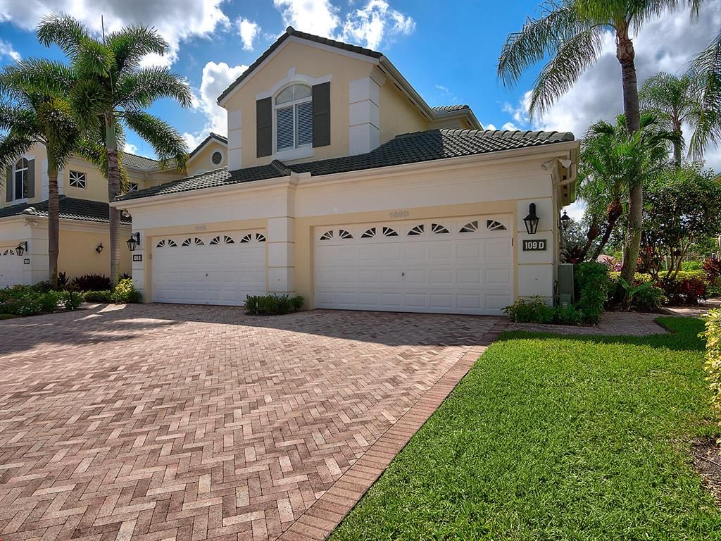 Photo of 109 Palm Point Cir #B, Palm Beach Gardens, FL 33418 (MLS # R10822462)
