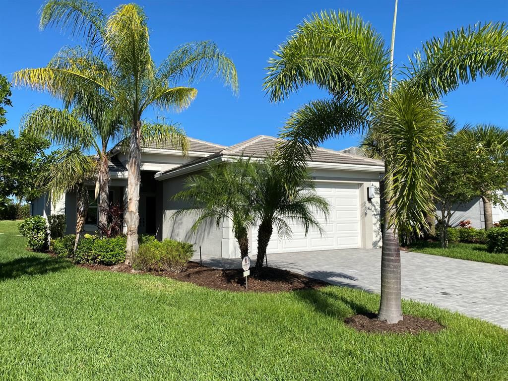Photo of 11828 SW Waterford Isle Way, Port Saint Lucie, FL 34987 (MLS # R10848434)