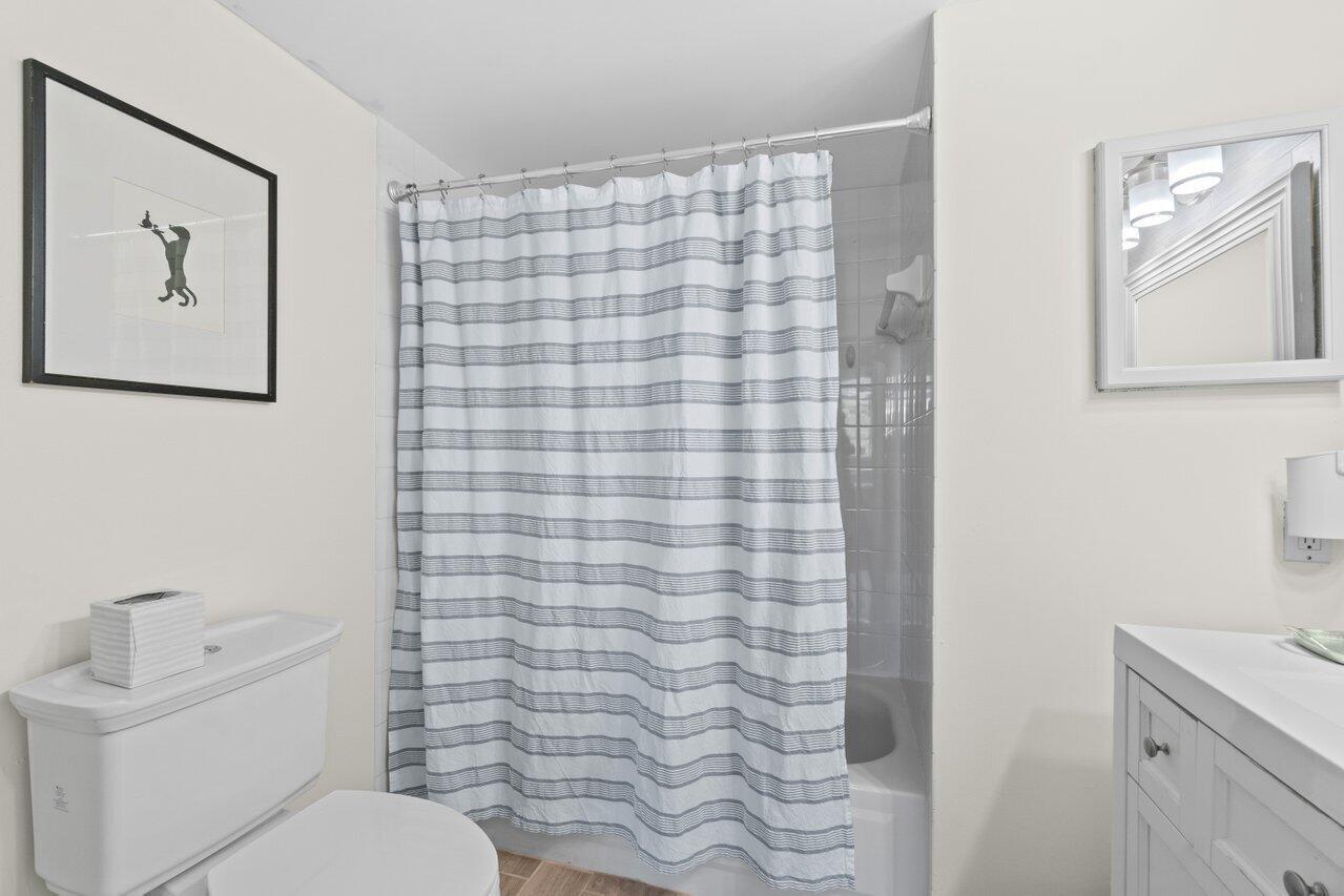 YACHT CLUB ON THE INTRACO - Residential