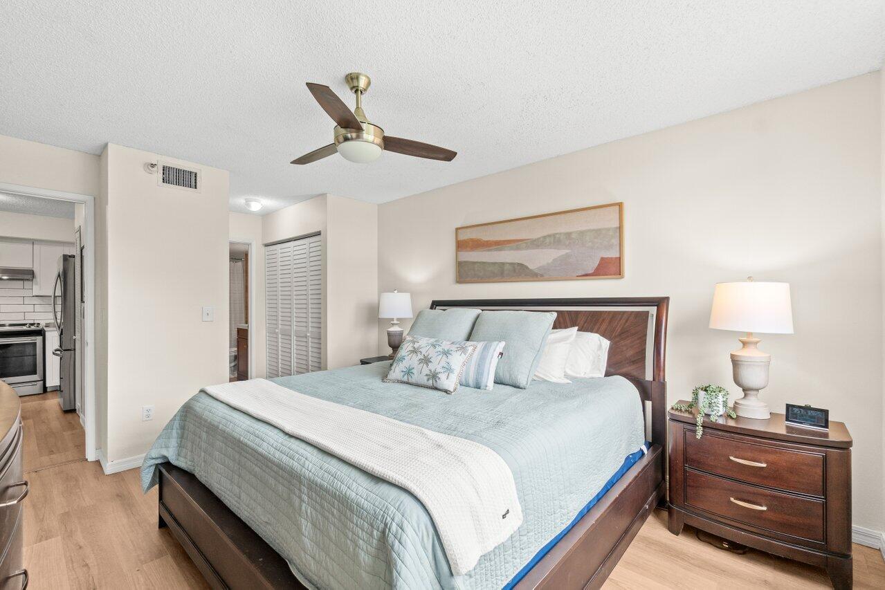 YACHT CLUB ON THE INTRACOASTAL CONDOMINIUM - Residential