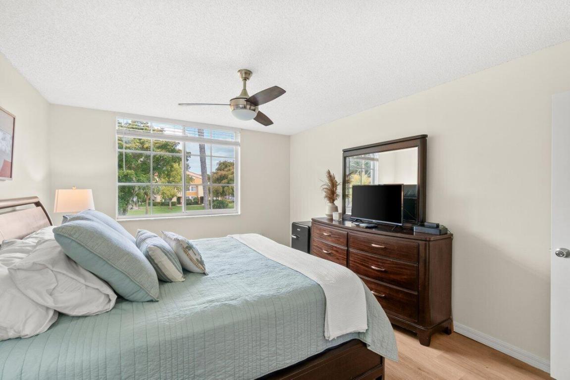 YACHT CLUB ON THE INTRACOASTAL CONDOMINIUM - Residential