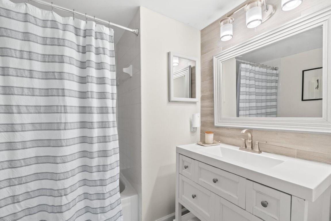 YACHT CLUB ON THE INTRACOASTAL CONDOMINIUM - Residential