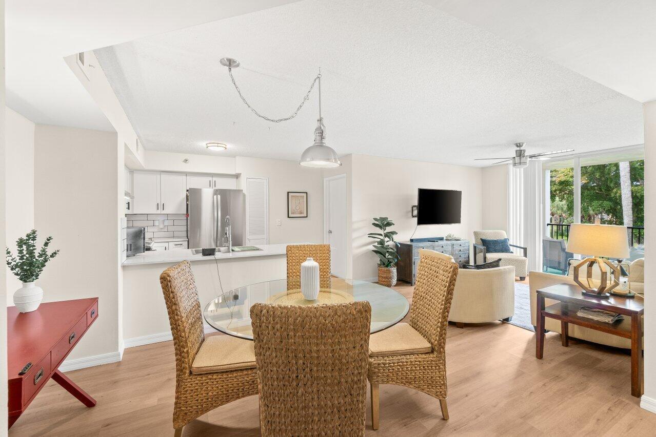 YACHT CLUB ON THE INTRACO - Residential