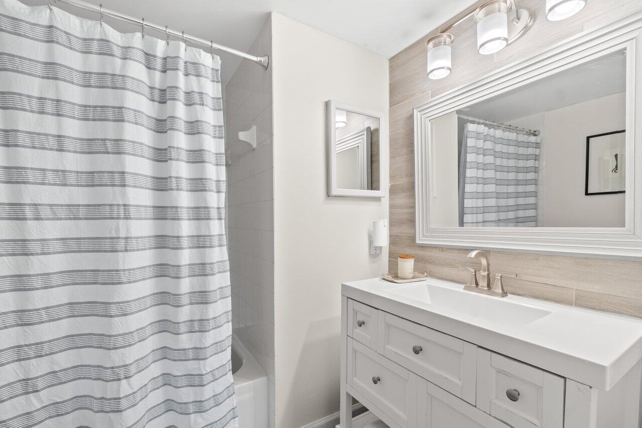 YACHT CLUB ON THE INTRACOASTAL CONDOMINIUM - Residential