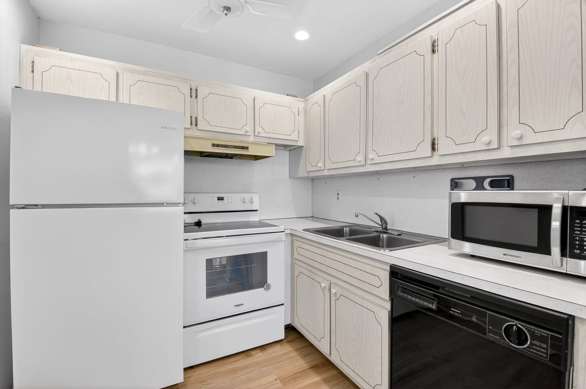 STERLING VILLAGE - Residential