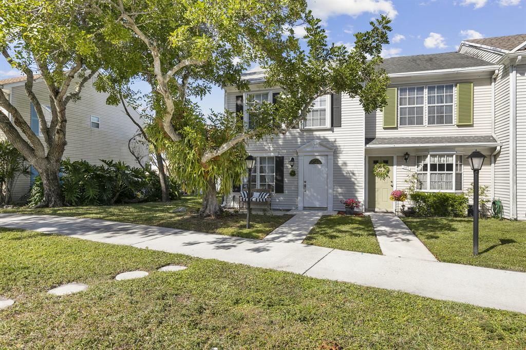 Photo of 209 Old English Drive, Jupiter, FL 33458 (MLS # R10868197)