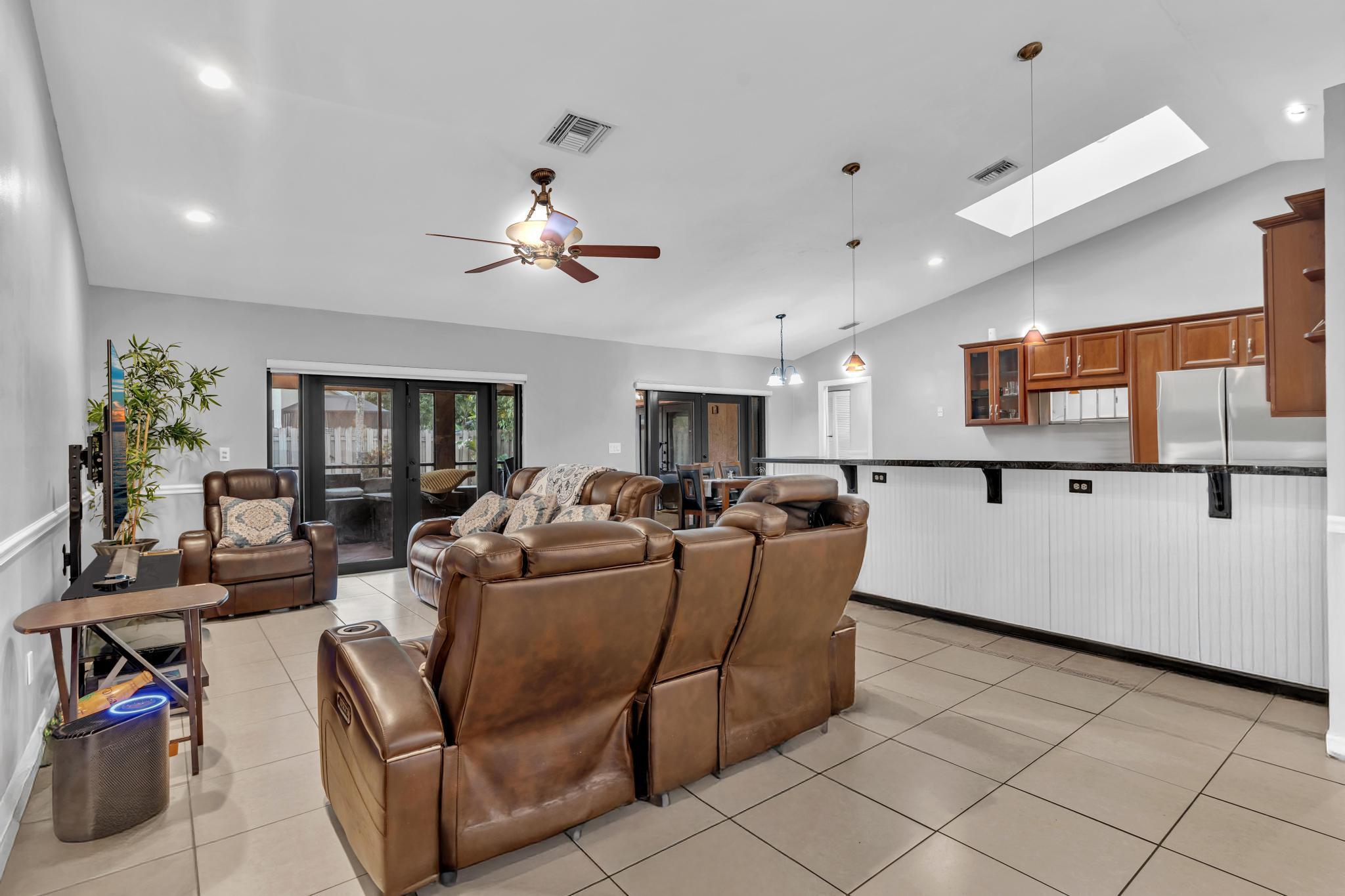 BOULEVARD WOODS EAST - Residential