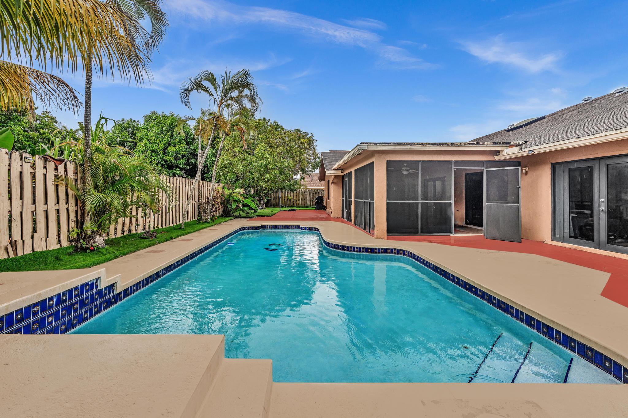 BOULEVARD WOODS EAST - Residential