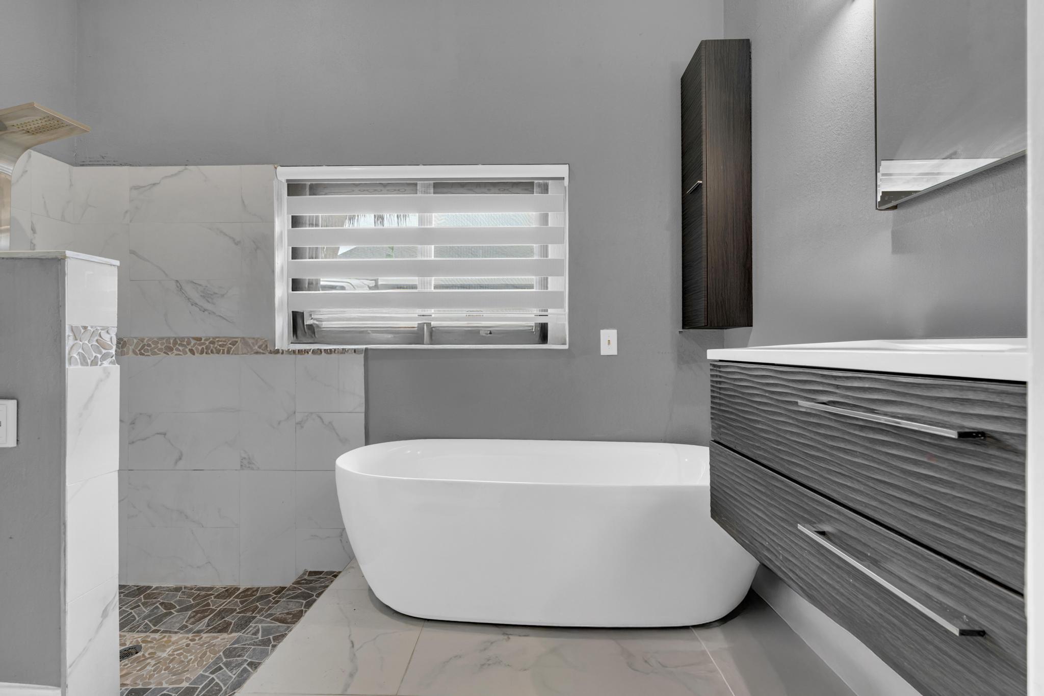 BOULEVARD WOODS EAST - Residential