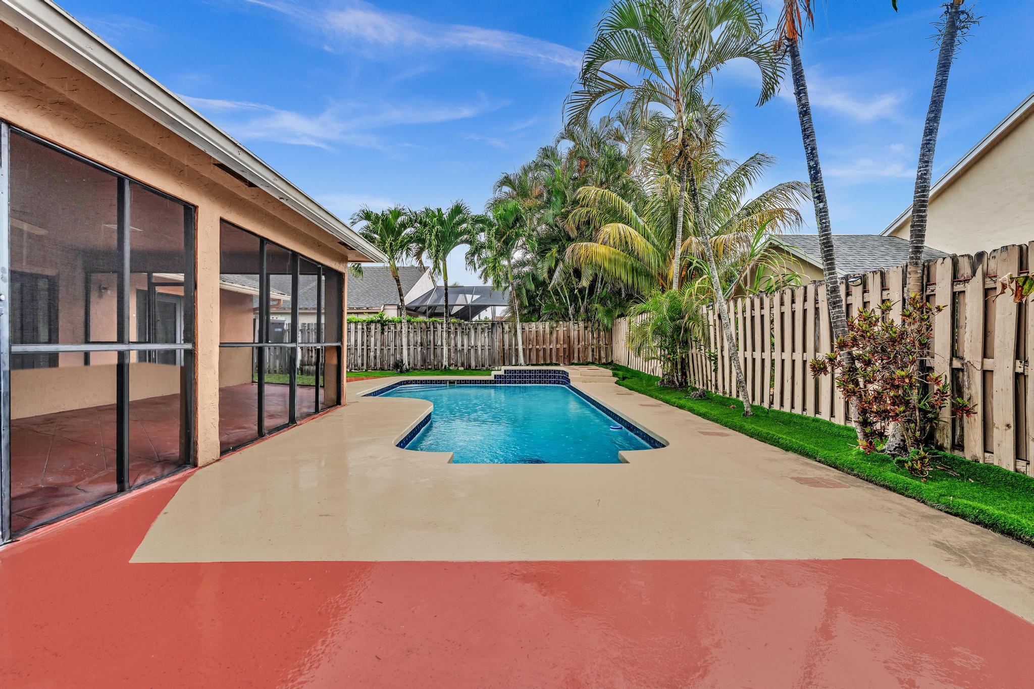 BOULEVARD WOODS EAST - Residential