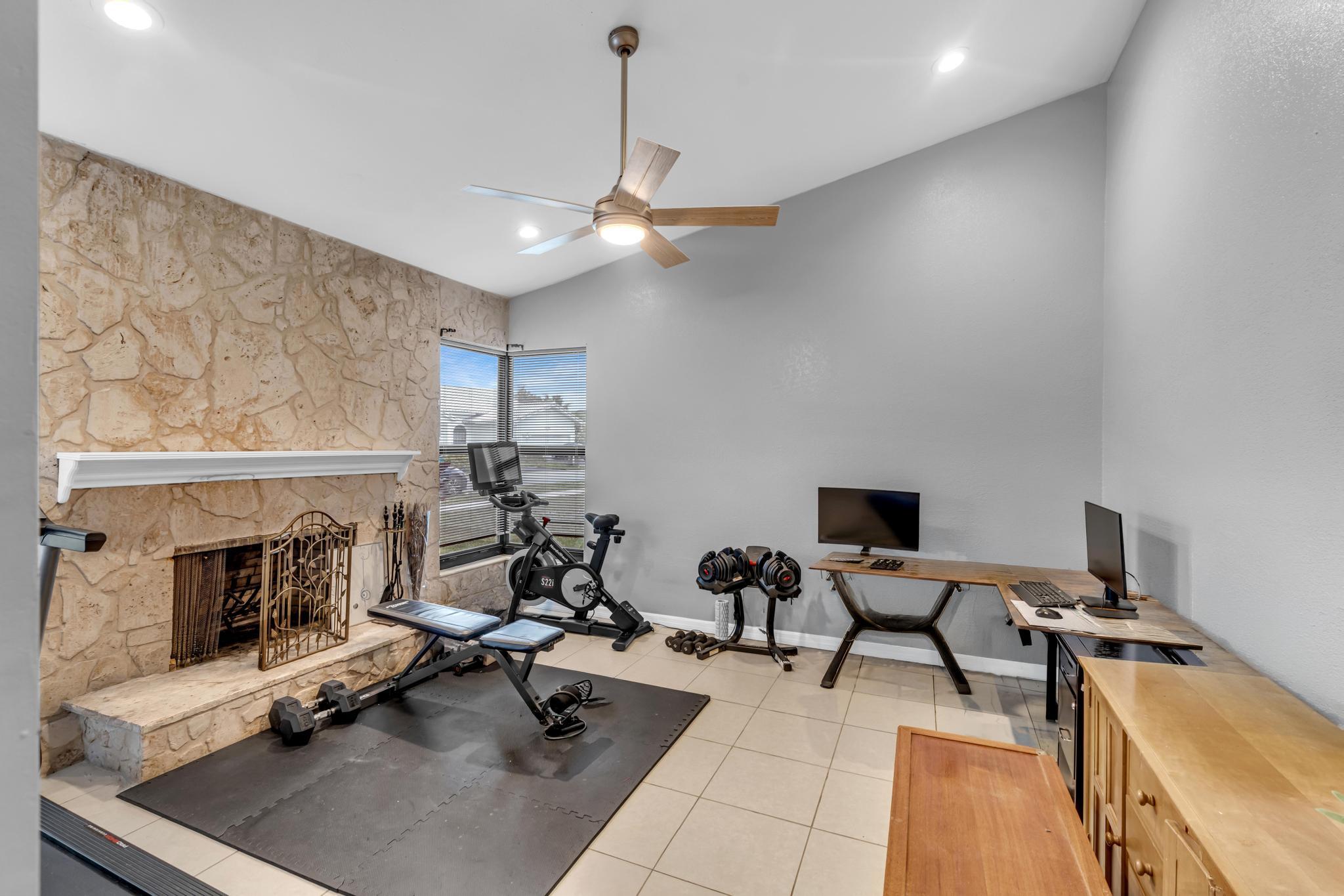 BOULEVARD WOODS EAST - Residential